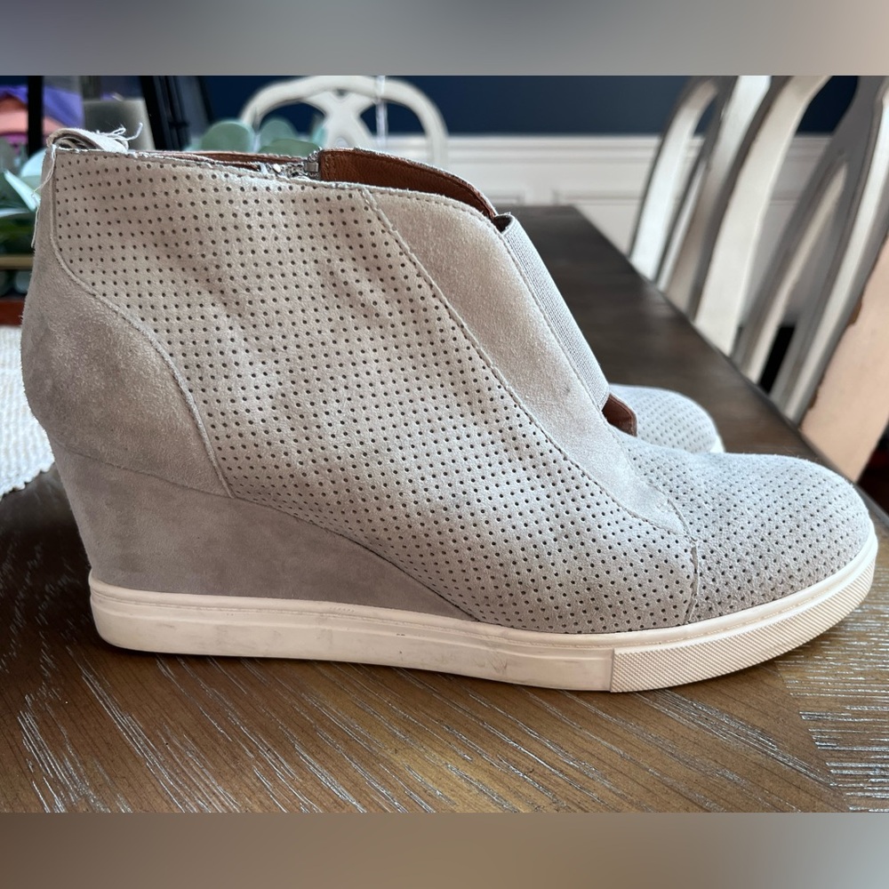 Paolo Booties Womens 8.5 Gray Suede Perforated Wedge Heel Side Zip